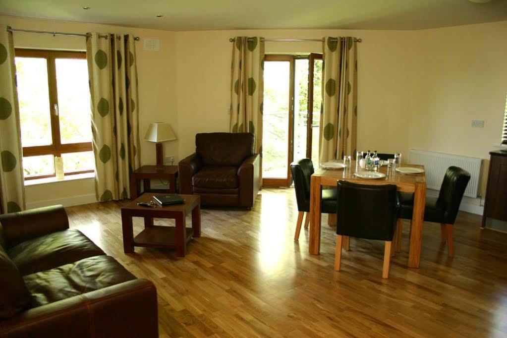 Annebrook House Hotel มัลลิงการ์ ห้อง รูปภาพ